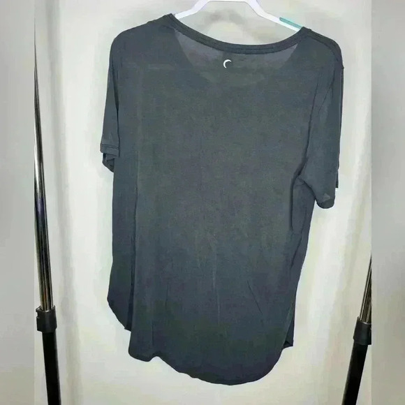 ZYIA Black T shirt with slits on sides. Size XXL - Picture 2 of 4